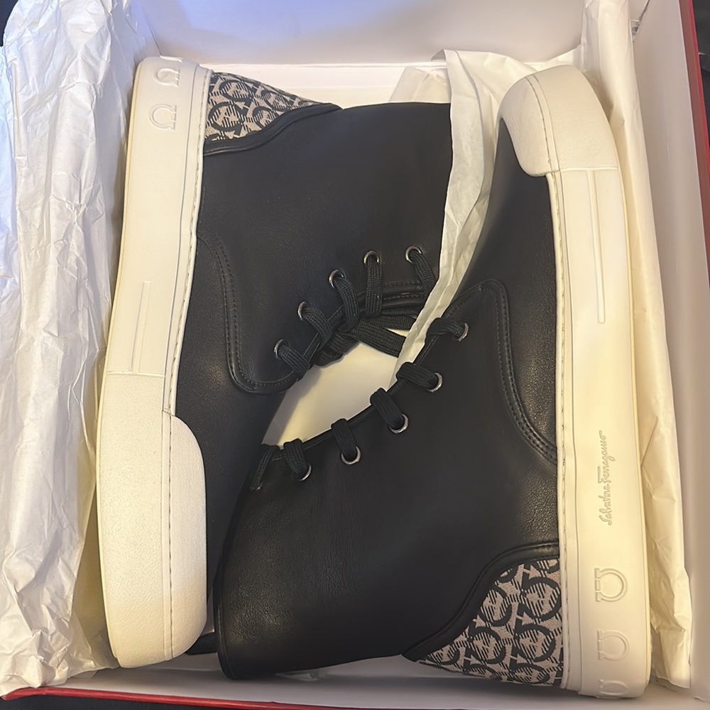 Salvatore Ferragamo Nero calf men boots